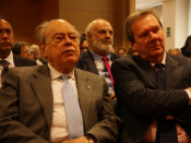 L'expresident de la Generalitat Jordi Pujol i el periodista del 'Financial Times' David Gardner durant l'entrega del premi Ernest Udina a la Trajectòria Europeista