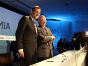 El president del govern espanyol, Mariano Rajoy, acompanyat pel president del Cercle d'Economia, Josep Piqué, en la cloenda de la 29a reunió anual de l'entitat