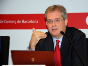 El cap dels serveis d'estudis, Joan Ramon Rovira durant la presentació de l'informe sobre l'impacte econòmic de diferents escenaris polítics