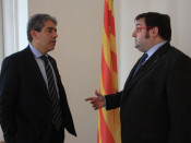 Francesc Homs, conseller de la Presidència, i Adam Casals, delegat de la Generalitat a Viena, conversen a la que serà la futura seu de la delegació