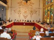 imatge del Saló de Plens sense banderes