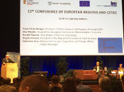 El president de l'Institut de Regions d'Europa, Franz Schausberger, durant la seva intervenció