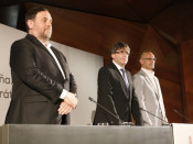 El president de la Generalitat, Carles Puigdemont, el vicepresident, Oriol Junqueras, i el conseller d'Exteriors, Raül Romeva
