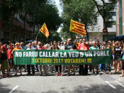Diputats i diputades de la CUP a la concentració davant la caserna de la Guàrdia Civil