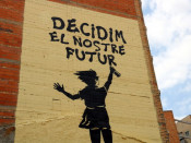 El gran mural dedicat a l'1-O de la ciutat de Tàrrega