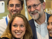 Rajoy amb joves de NNGG