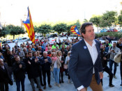 Els alcaldes d'Oliana (Alt Urgell), Miquel Sala,a l'entrada del jutjat de la Seu d'Urgell per la citació pel seu suport a l'1-O