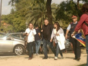 Ferreras durant la sortida del Parlament