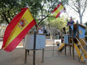 nens, infants, menors, banderes, espanyoles, estanqueres, adoctrinament