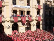 La plaça del Blat de Valls, plena a vessar
