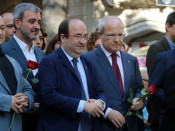 El primer secretari del PSC, Miquel Iceta, i l'expresident José Montilla a l'ofrena floral al monument de Rafael Casanova