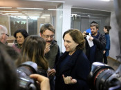 L'alcaldessa de Barcelona i líder de BComú, Ada Colau, i Xavier Domènech, d'En Comú Podem, a la primera reunió pública del grup impulsor d'Un País en Comú