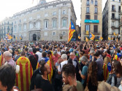 La plaça Sant Jaume, plena a vessar
