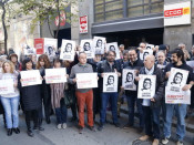La concentració que UGT i CCOO han fet davant les seus a Girona