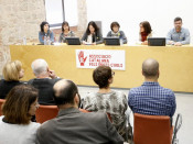 Alguns dels familiars dels "presos polítics i consellers exiliats", presentant l'Associació Catalana pels Drets Civils