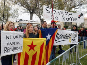 La concentració convocada pels CDR i la CUP contra la presència de Sáenz de Santamaría a S'Agaró