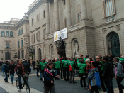La pancarta que penjava de la façana del consistori