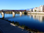 Vista general del riu Ebre al seu pas per Tortosa