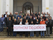 tothom decideix sallent