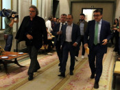 Els membres d'ERC, PDeCAT i PNV arribant a la reunió, el 4 d'octubre de 2017