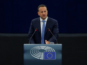El primer ministre d'Irlanda, Leo Varadkar, durant la seva intervenció davant el ple de l'Eurocambra sobre el Futur d'Europa