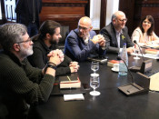 El diputat de la CUP, Carles Riera; els diputats d'ERC; Gerard Gómez del Moral i Raül Romeva; el portaveu de JXCat, Eduard Pujol, i la diputada del mateix partit Gemma Geis