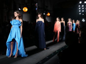 Pla general de la desfilada 'Milennial Couture' de Ze García a la 080 Barcelona Fashion