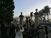 El moment en que els cupaires penjaven l'estelada