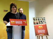 La portaveu del secretariat nacional de la CUP en funcions, Núria Gibert, i el diputat Vidal Aragonés