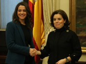La vicepresidenta del govern espanyol, Soraya Sáenz de Santamaría, i la líder de C's a Catalunya, Inés Arrimadas,