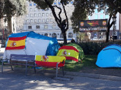 Acampada ultra a Plaça Catalunya