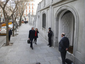 Marta Pascal, acompanyada del seu advocat, arribant al Tribunal Suprem per declarar davant el jutge Llarena