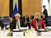 L'actual secretari general, Alexander Italianer, el president de la CE Jean-Claude Juncker i la que serà la nova cap de gabinet Clara Martinez Alberola