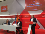 El primer secretari del PSC, Miquel Iceta, durant la seva intervenció en la inauguració de l’Escola Socialista de formadors al casal socialista Joan Reventós