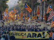 Pla general de la capçalera de la manifestació de l'ANC al passatge Colom de Barcelona
