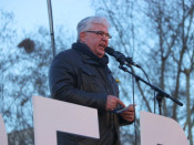 El vicepresident de l'ANC, Agustí Alcoberro, a l'escenari de la manifestació de l'11 de març de 2018 al passeig Colom