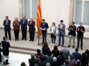 Artur Mas, Núria De Gispert, Ernest Benach, Joan Rigol, Elsa Artadi, Sergi Sabrià, Xavier Domènech i Carles Riera flanquegen el president del Parlament, Roger Torrent
