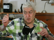 L'escriptor Quim Monzó durant l'entrevista amb l'ACN