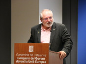 El conseller de Cultura destituït, Lluís Puig, intervé durant l'acte sobre Pedrolo a la delegació del Govern a Brussel·les