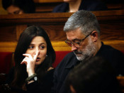 Els diputats de la CUP Maria Sirvent i Carles Riera en la primera sessió d'investidura de Quim Torra