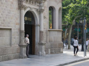 L'entrada de les seu de la Diputació de Barcelona el 24 de maig del 2018