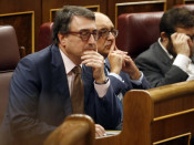 El portaveu del PNB, Aitor Esteban, des del seu escó durant el seu discurs en el debat de la moció de censura