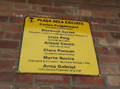 Placa amb el nom dels exiliats a Torrelameu