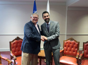 El president del Parlament, Roger Torrent, i el president de l'Assemblea Nacional del Quebec, Jacques Chagnon, durant la trobada bilateral al Canadà