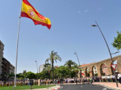 Imatge de la bandera gegant que ha col·locat l'ajuntament de Plasencia