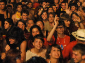 acampada jove gent concert joventut